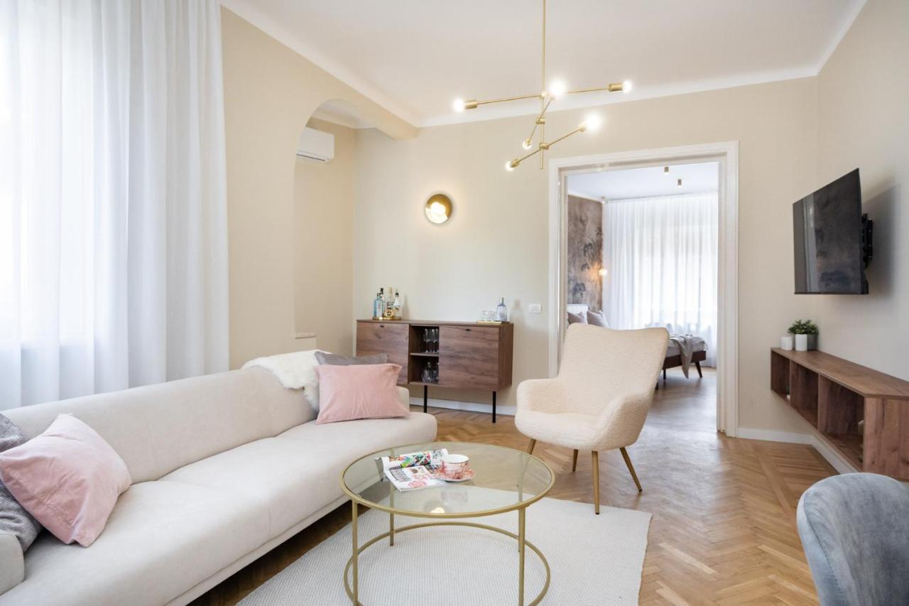 Apartment Old Town Bucharest, Luxury 2 Bedrooms *