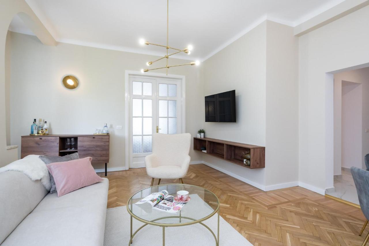 Old Town Bucharest, Luxury 2 Bedrooms Apartment Bukarest