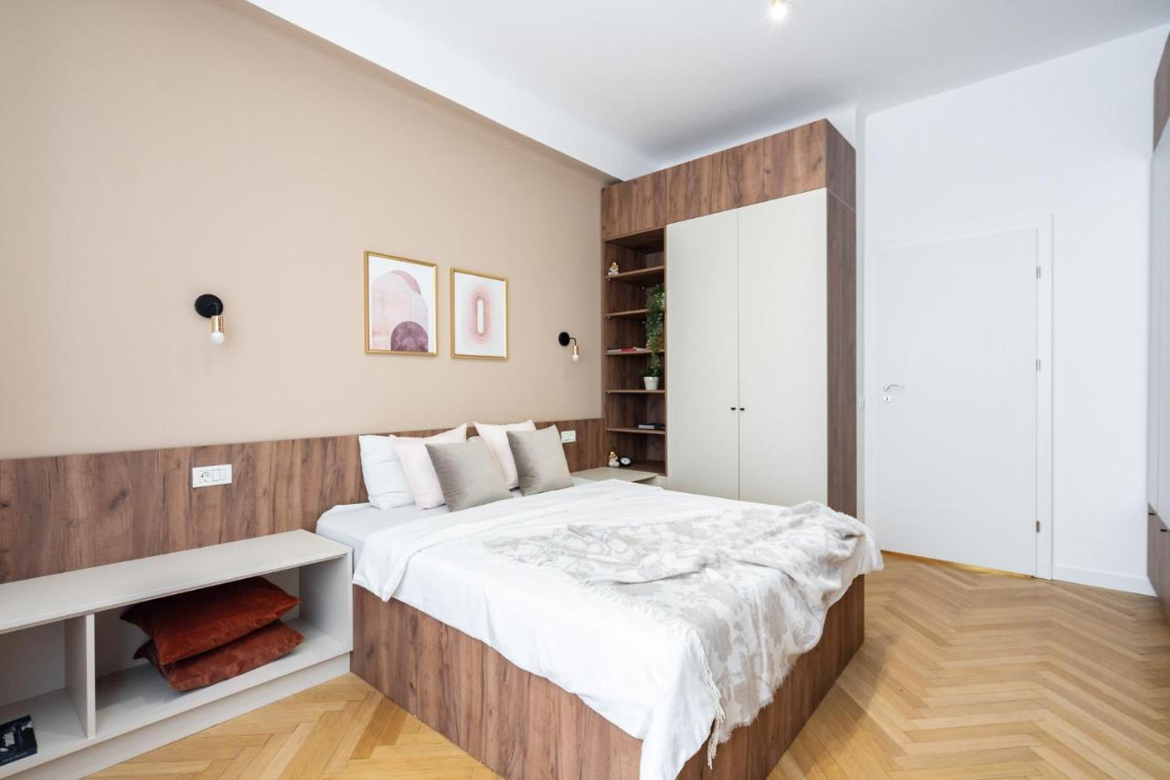 Old Town Bucharest, Luxury 2 Bedrooms *