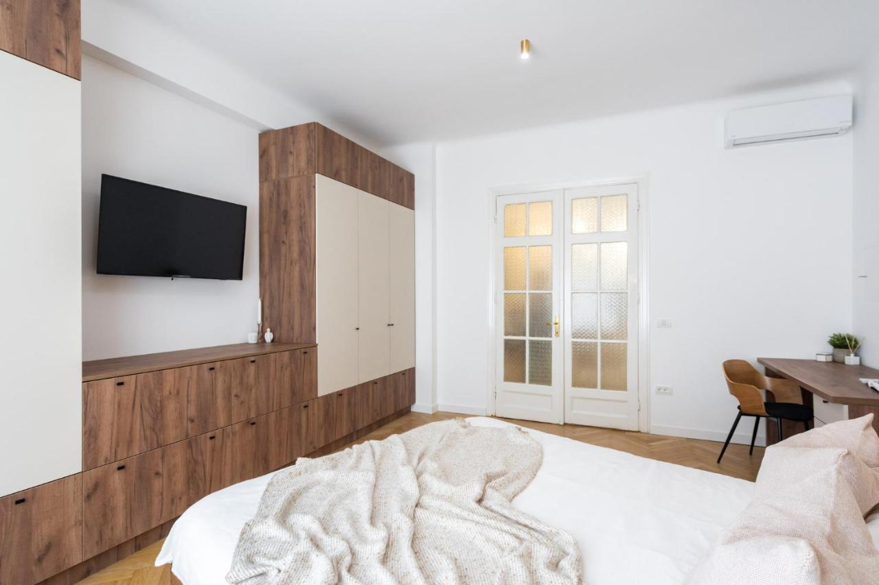 Old Town Bucharest, Luxury 2 Bedrooms Apartment